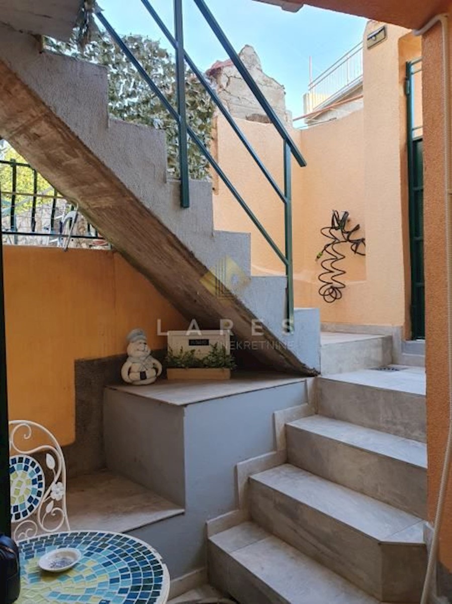 Casa Crnica, Šibenik, Drvarska ulica, 72m2