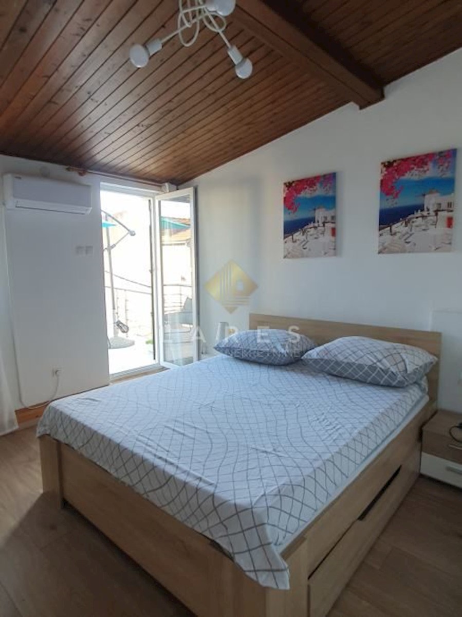 Casa Crnica, Šibenik, Drvarska ulica, 72m2