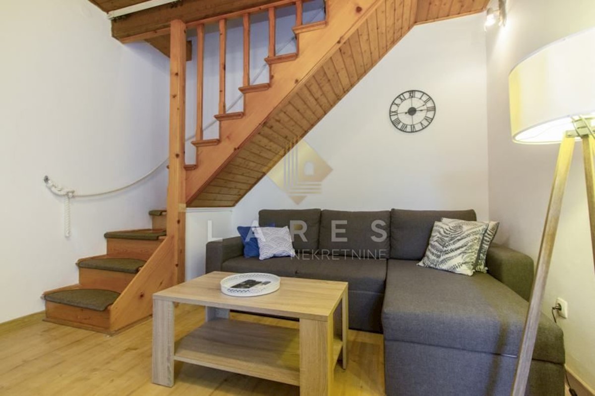 Casa Crnica, Šibenik, Drvarska ulica, 72m2