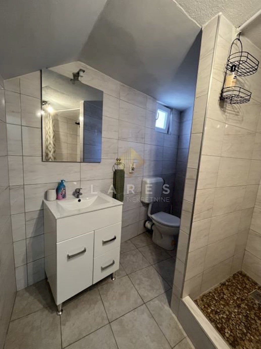 Casa Crnica, Šibenik, Drvarska ulica, 72m2