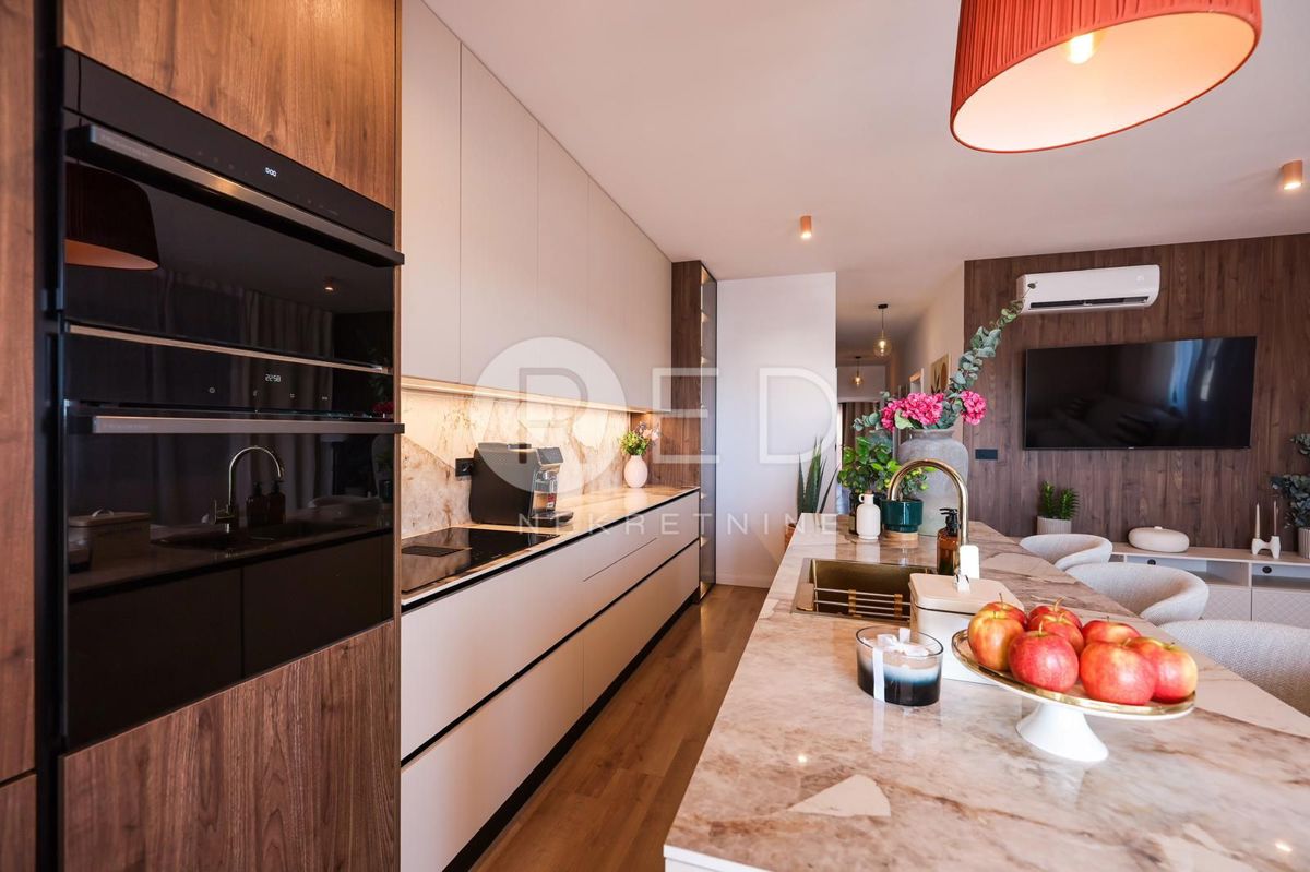 Appartamento Višnjik, Zadar, Ulica Slavka Perovića, 110m2