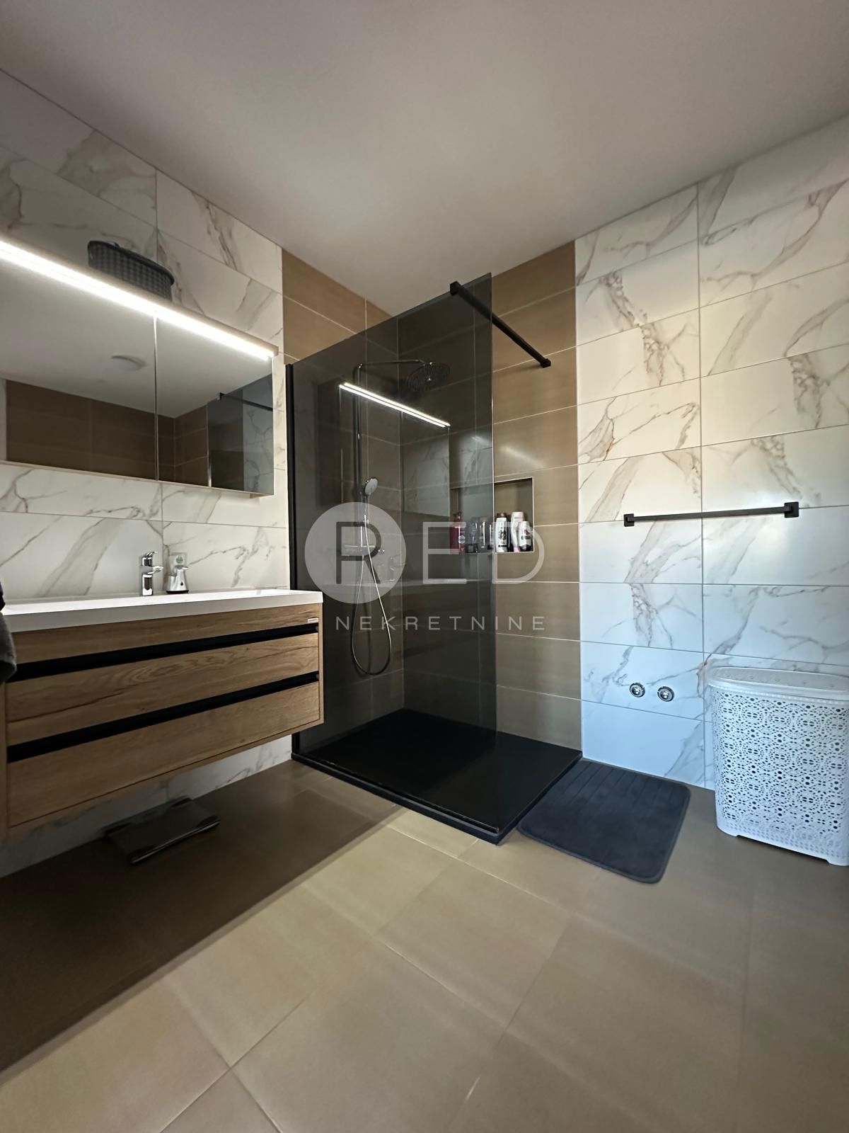 Casa Kakma, Polača, XI Jankolovački Put, 450m2