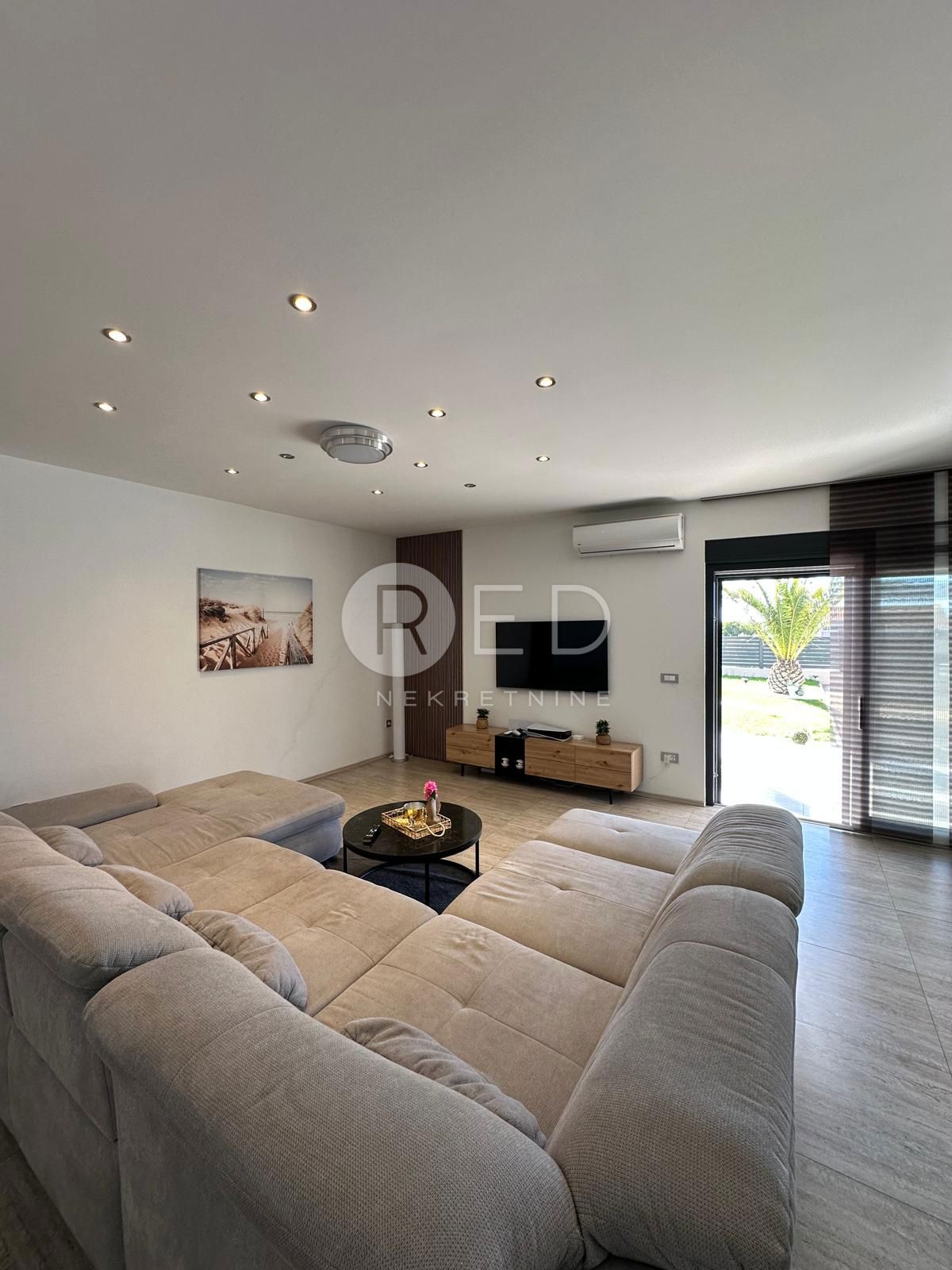 Casa Kakma, Polača, XI Jankolovački Put, 450m2