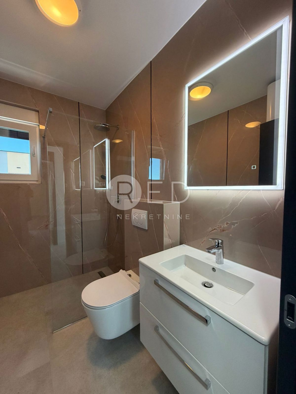 Appartamento Privlaka, Obala Artić, 105m2