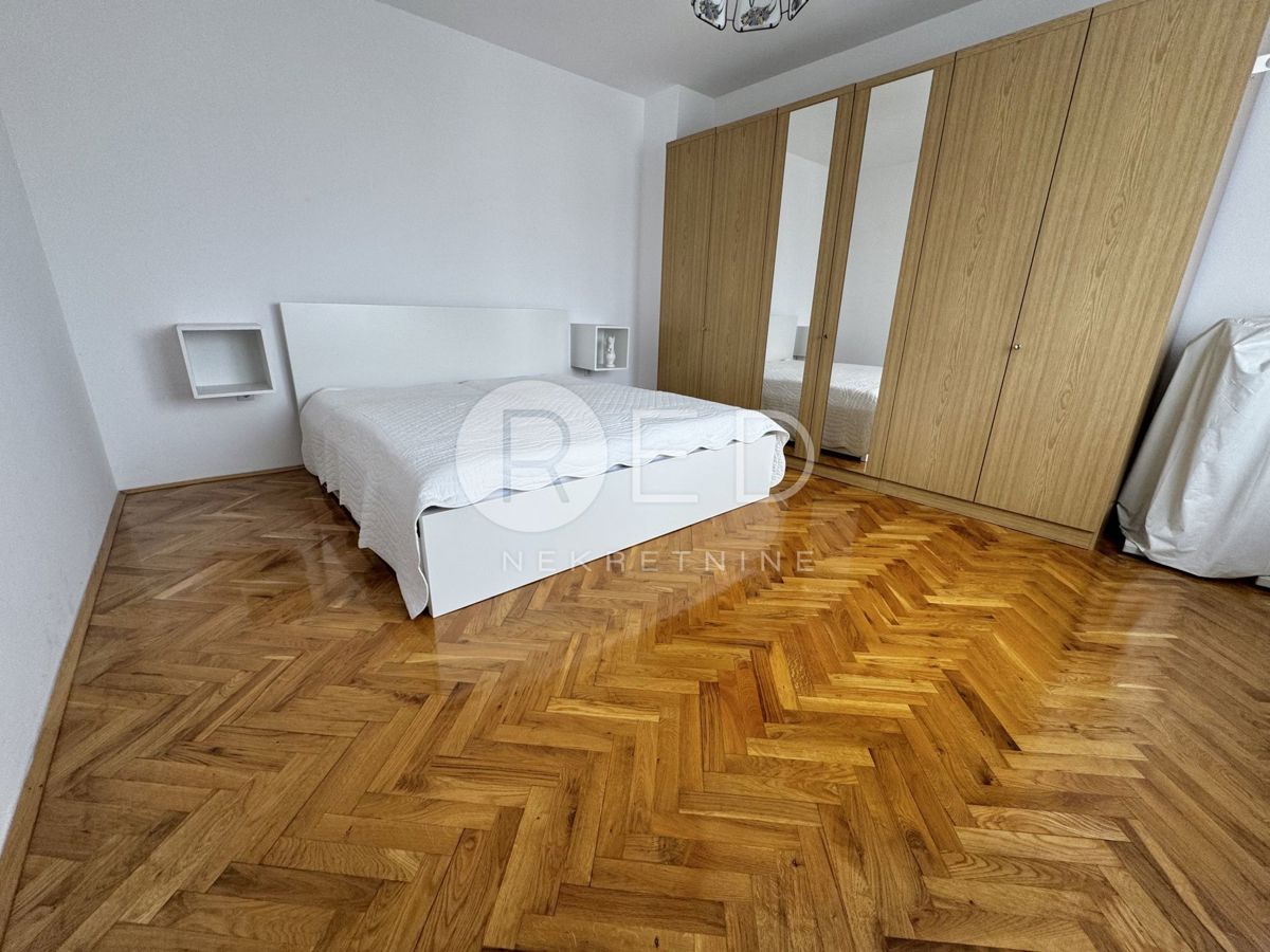 Casa Kloštar Ivanić, Vulovarska 71, 300m2