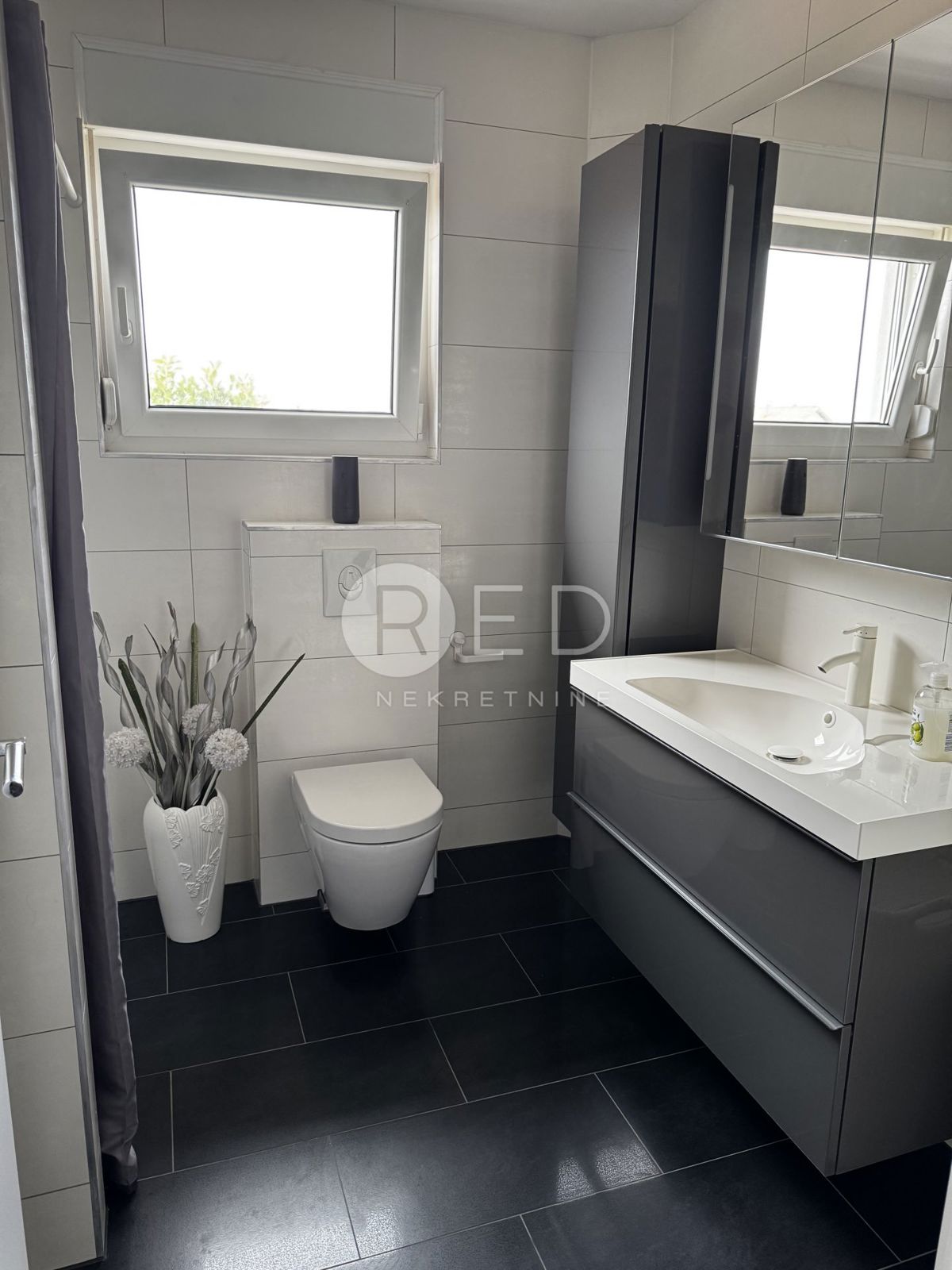 Casa Kloštar Ivanić, Vulovarska 71, 300m2