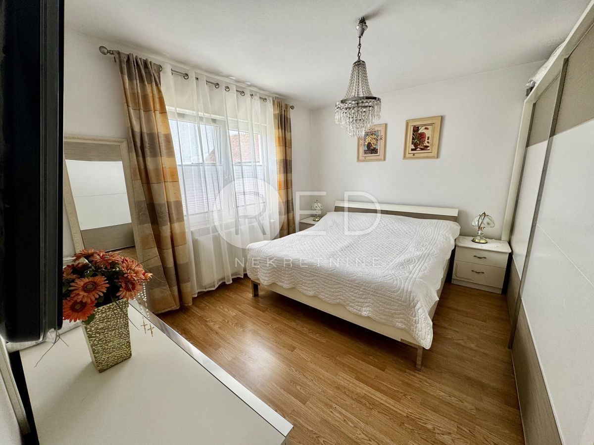 Casa Kloštar Ivanić, Vulovarska 71, 300m2