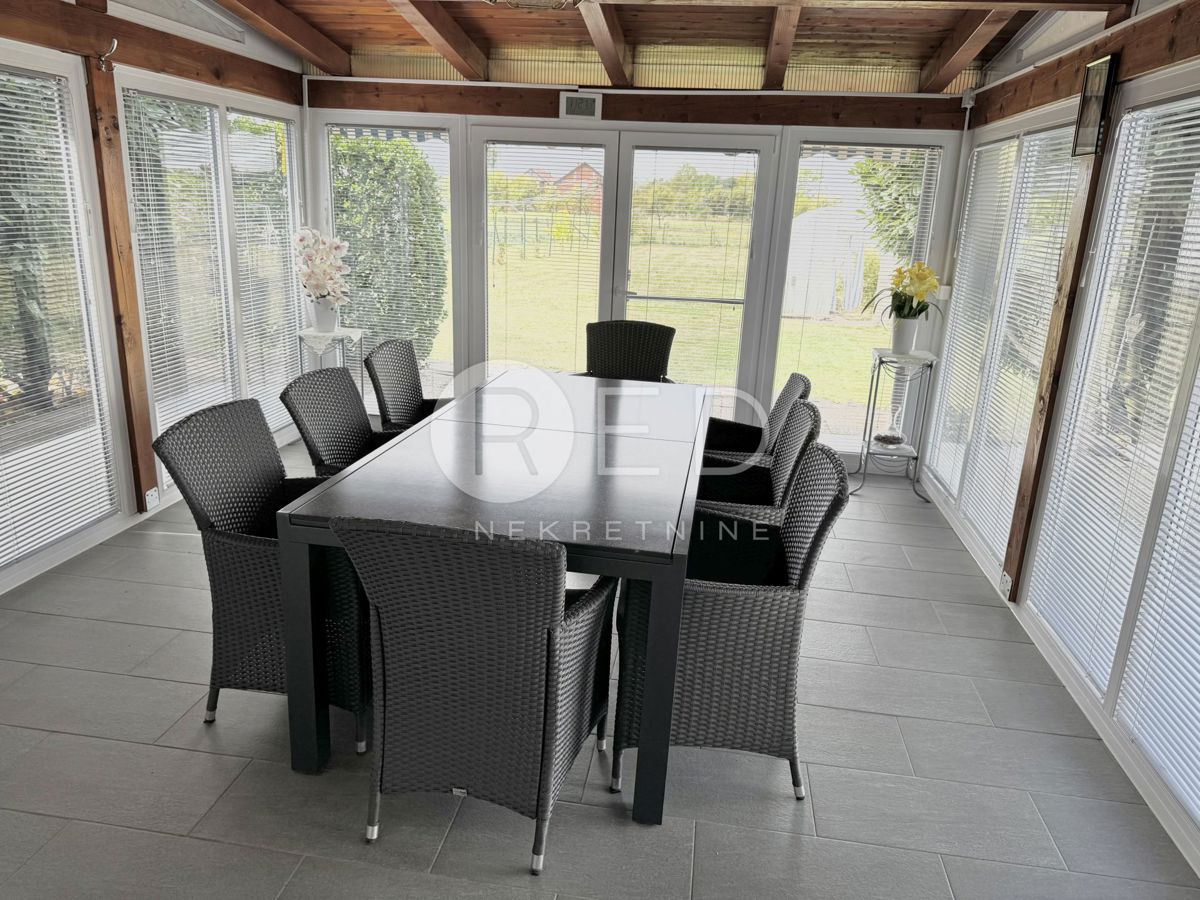 Casa Kloštar Ivanić, Vulovarska 71, 300m2