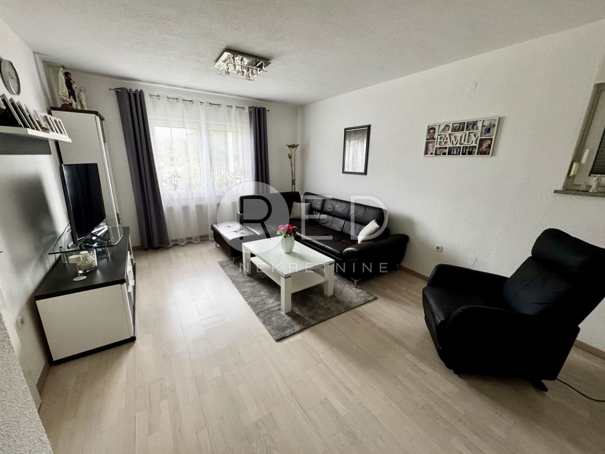 Casa Kloštar Ivanić, Vulovarska 71, 300m2