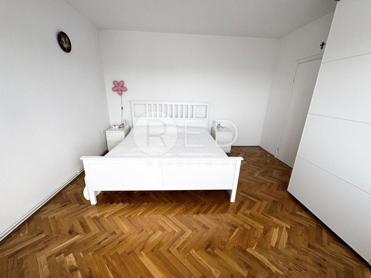 Casa Kloštar Ivanić, Vulovarska 71, 300m2