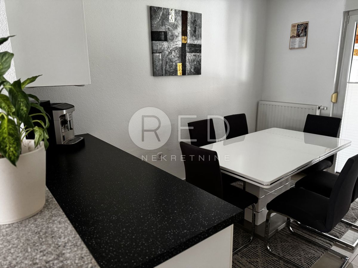 Casa Kloštar Ivanić, Vulovarska 71, 300m2