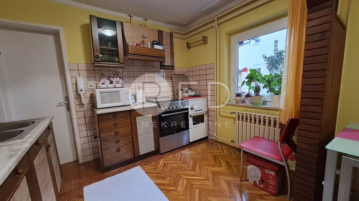 Casa Praulje, Požega, Ulica Sv.Leopolda Mandića, 220m2