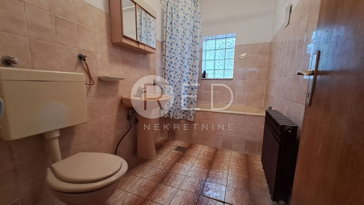 Casa Praulje, Požega, Ulica Sv.Leopolda Mandića, 220m2