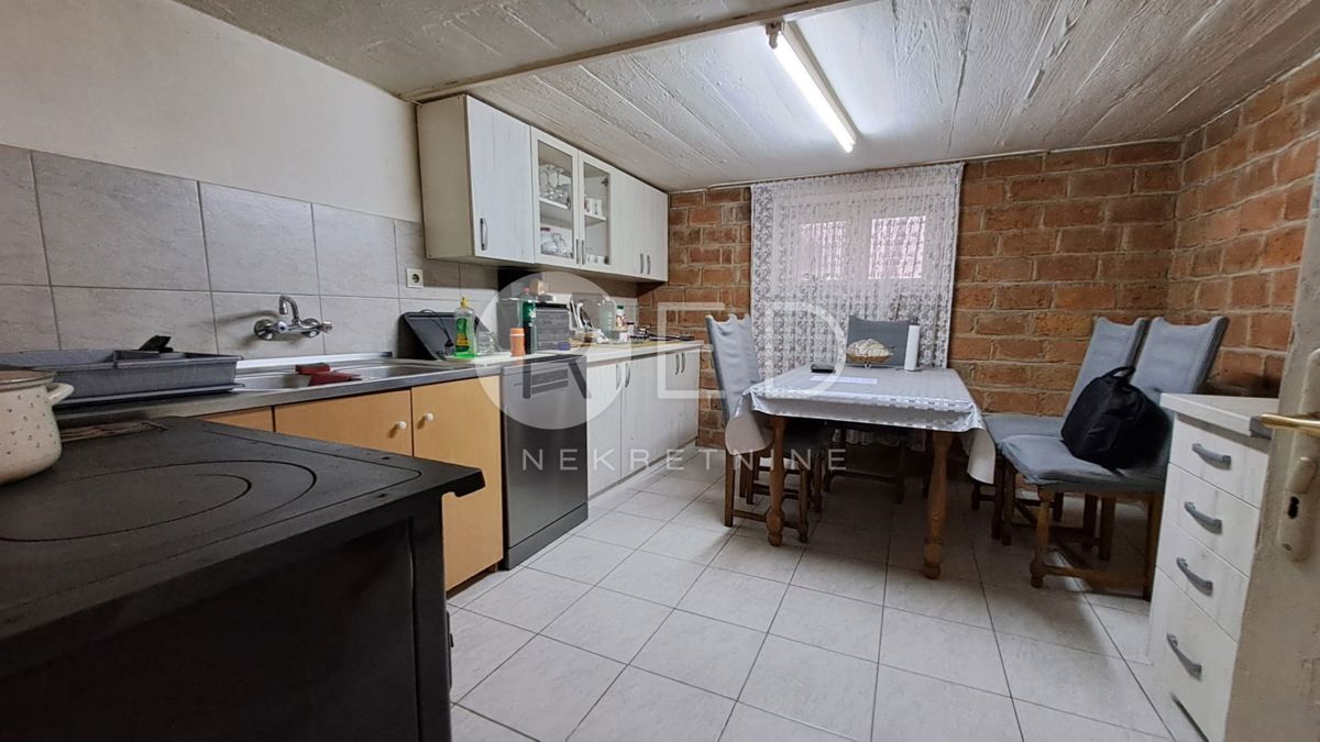 Casa Praulje, Požega, Ulica Sv.Leopolda Mandića, 220m2