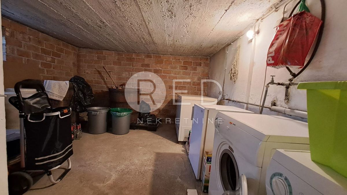 Casa Praulje, Požega, Ulica Sv.Leopolda Mandića, 220m2