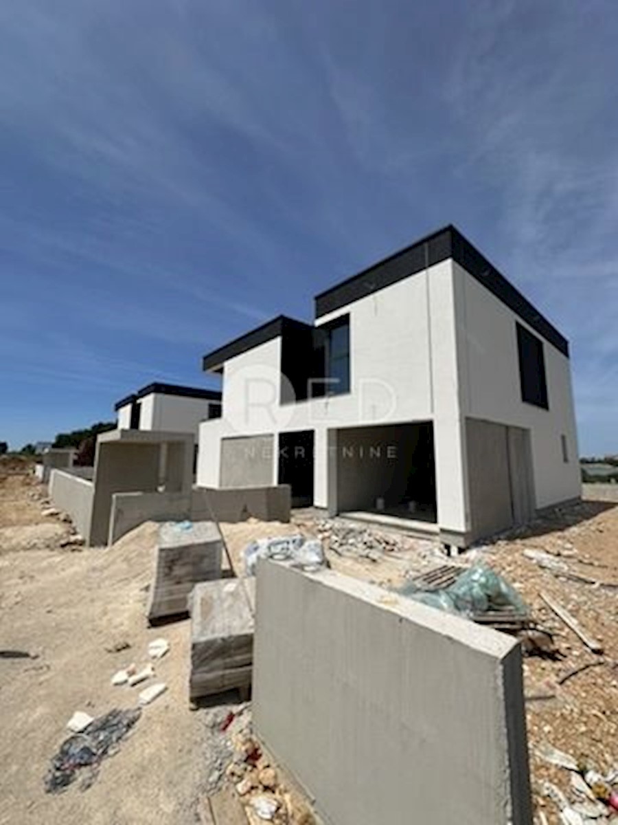 Casa Privlaka, Ulica Ivana Pavla II. , 180m2