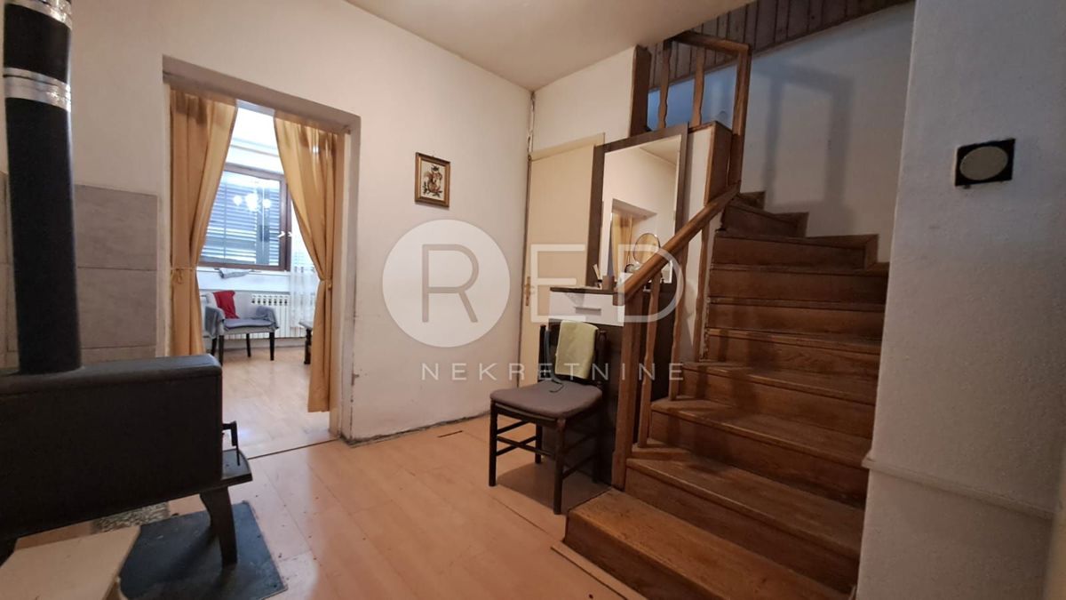 Casa Arslanovci, Požega, Ulica Brune Bušića, 180m2