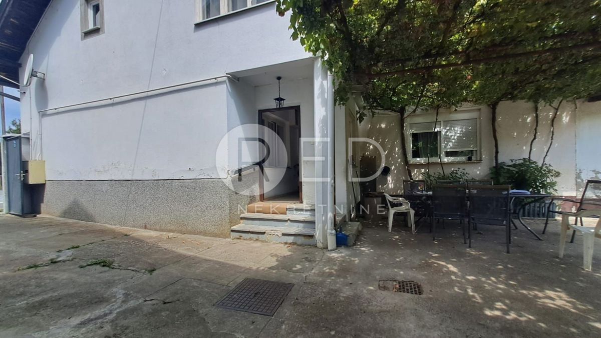 Casa Arslanovci, Požega, Ulica Brune Bušića, 180m2