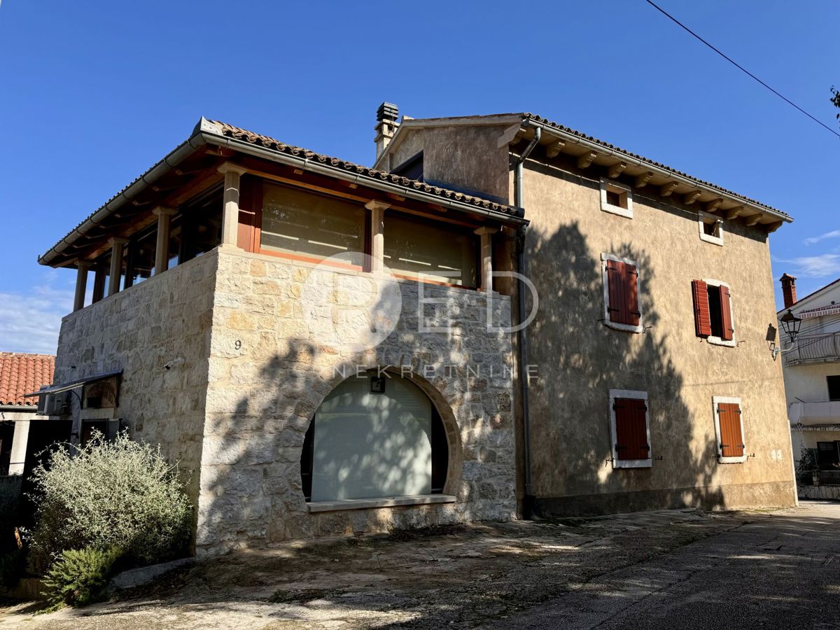 Casa Funtana, Trg sv. Bernarda, 172m2