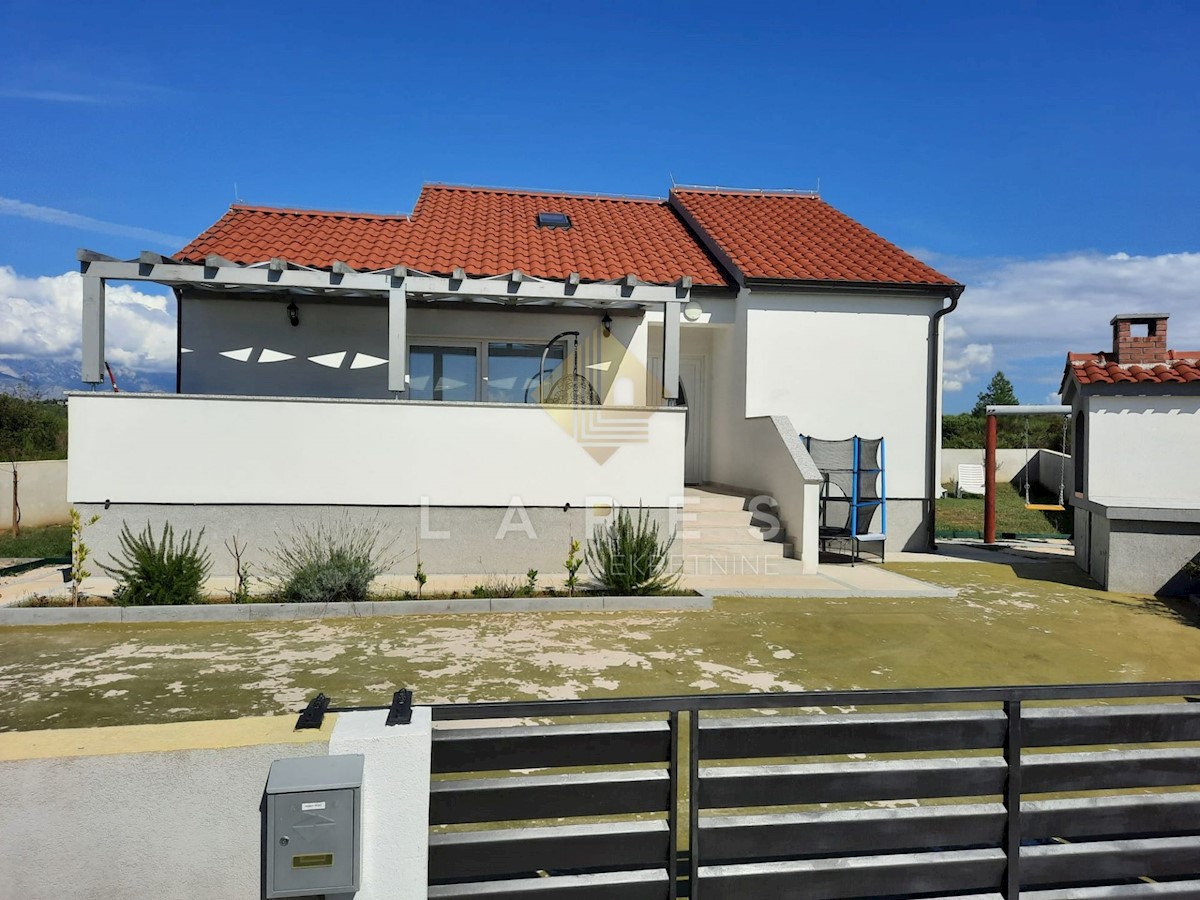 Casa Ljubač, Ražanac, 115,96m2