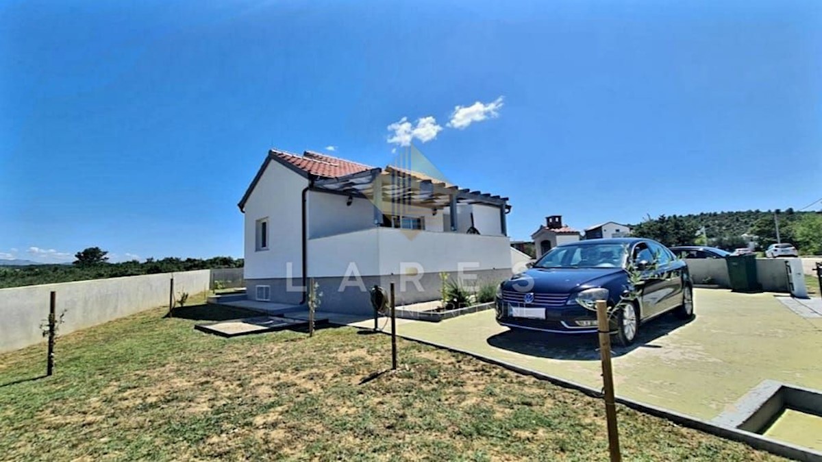 Casa Ljubač, Ražanac, 115,96m2