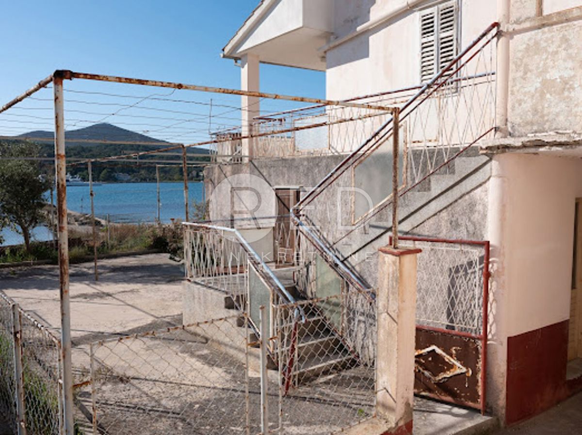 Casa Sutomišćica, Preko, 170m2