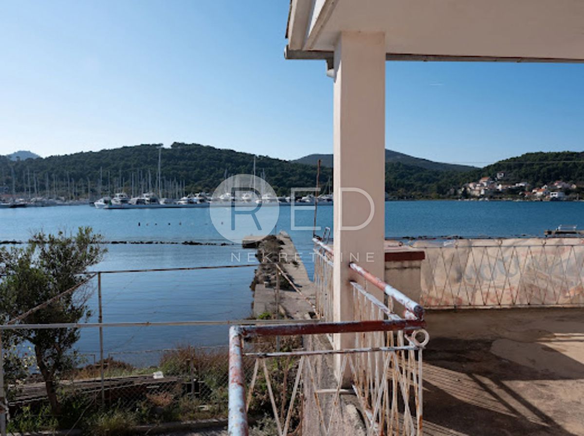 Casa Sutomišćica, Preko, 170m2