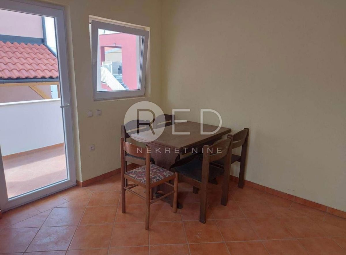 Casa Gornji Karin, Obrovac, Ulica Eugena Kumičića, 83m2