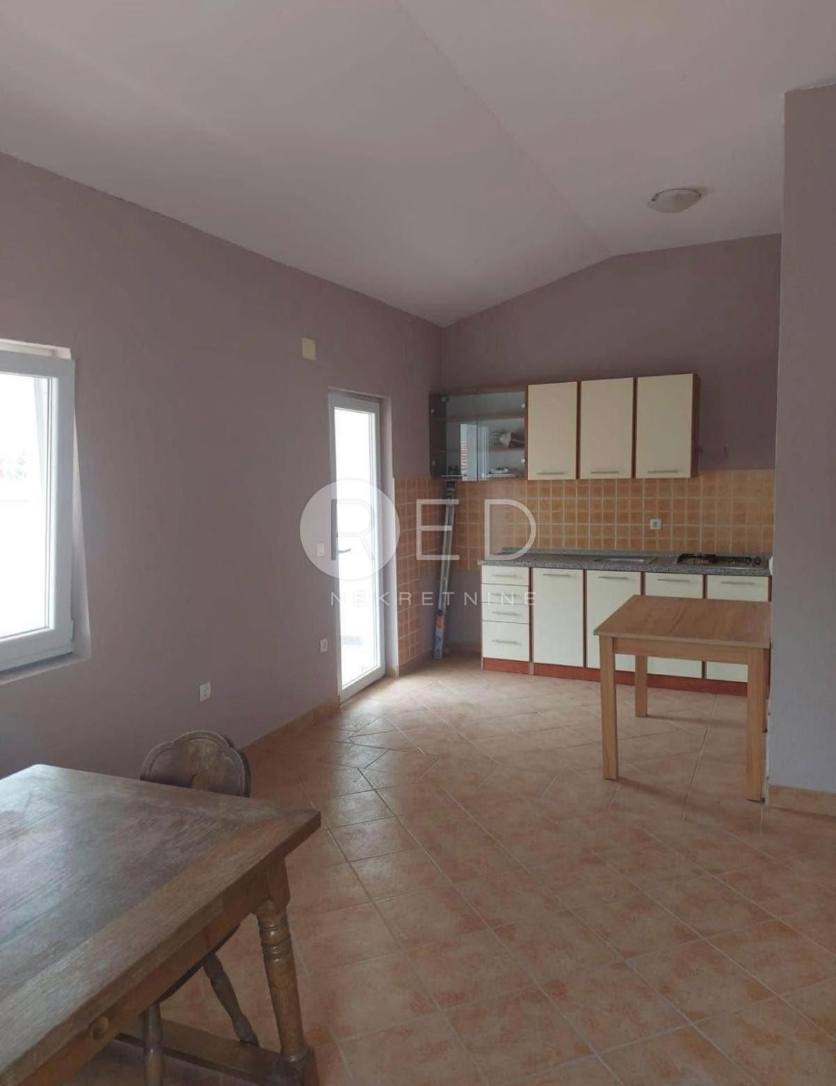 Casa Gornji Karin, Obrovac, Ulica Eugena Kumičića, 83m2