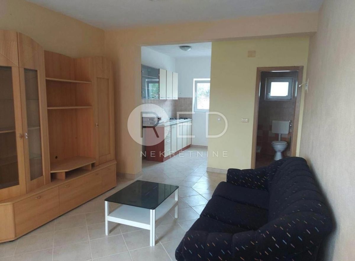 Casa Gornji Karin, Obrovac, Ulica Eugena Kumičića, 83m2