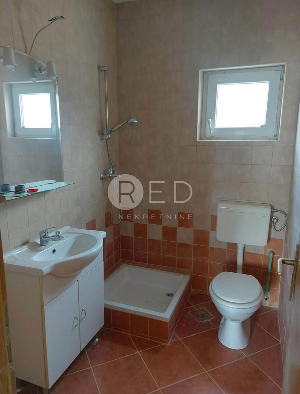 Casa Gornji Karin, Obrovac, Ulica Eugena Kumičića, 83m2