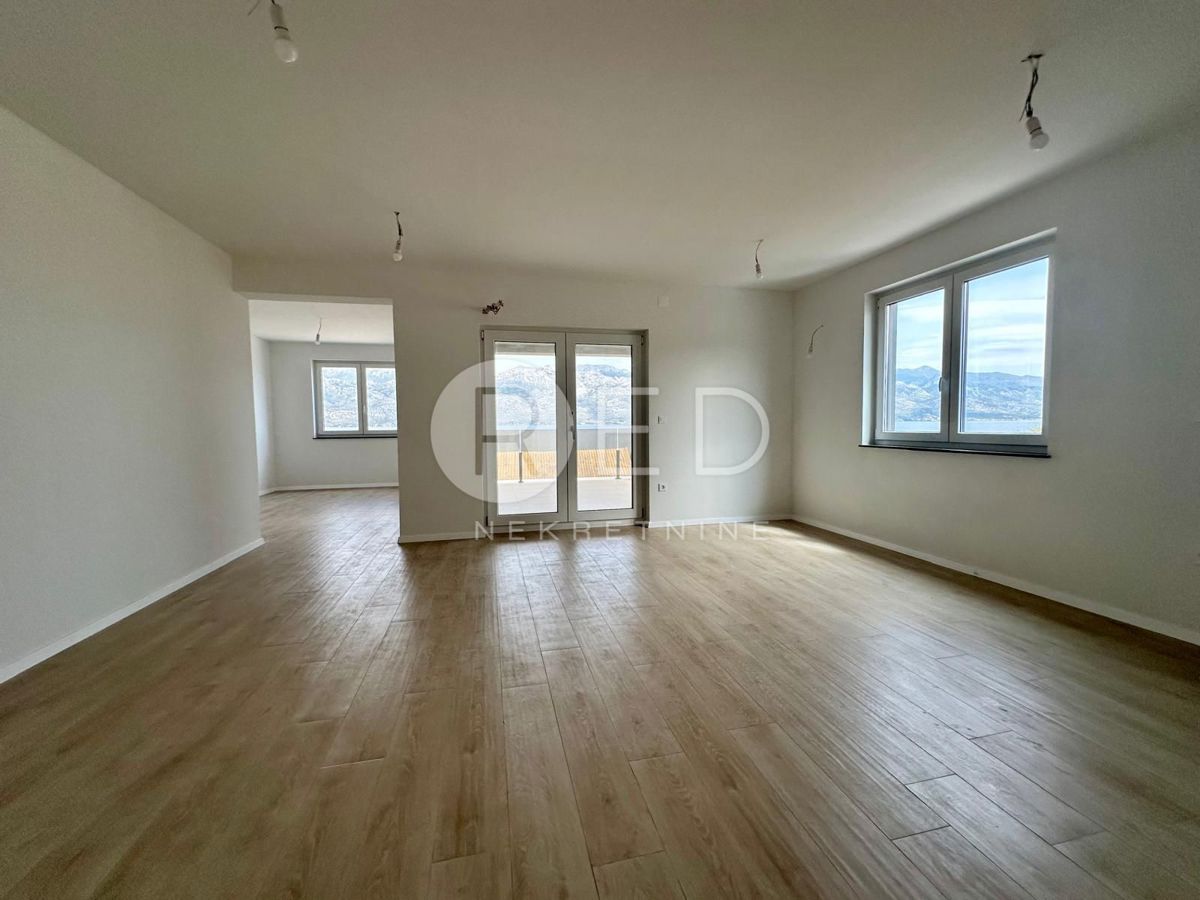 Appartamento Ražanac, 83m2