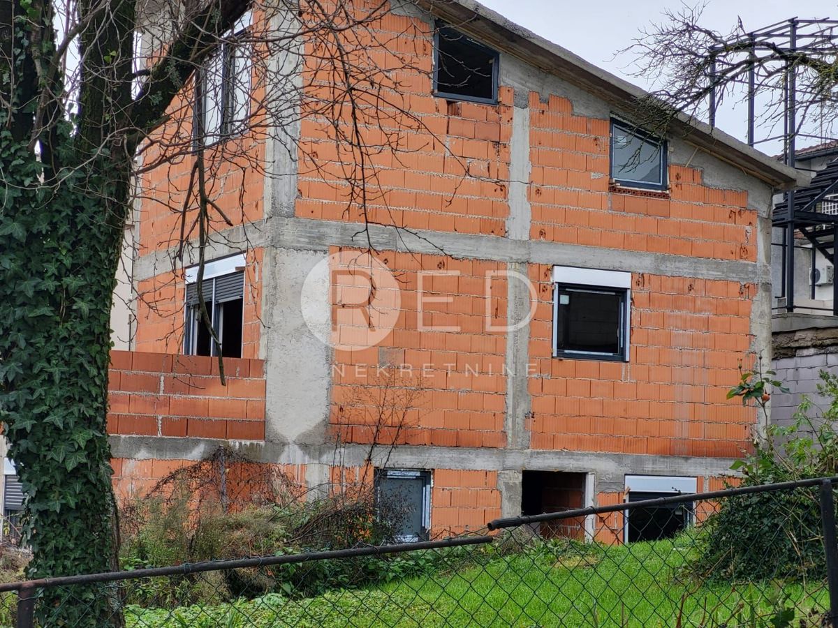 Casa Maksimir, Rebro, 82m2