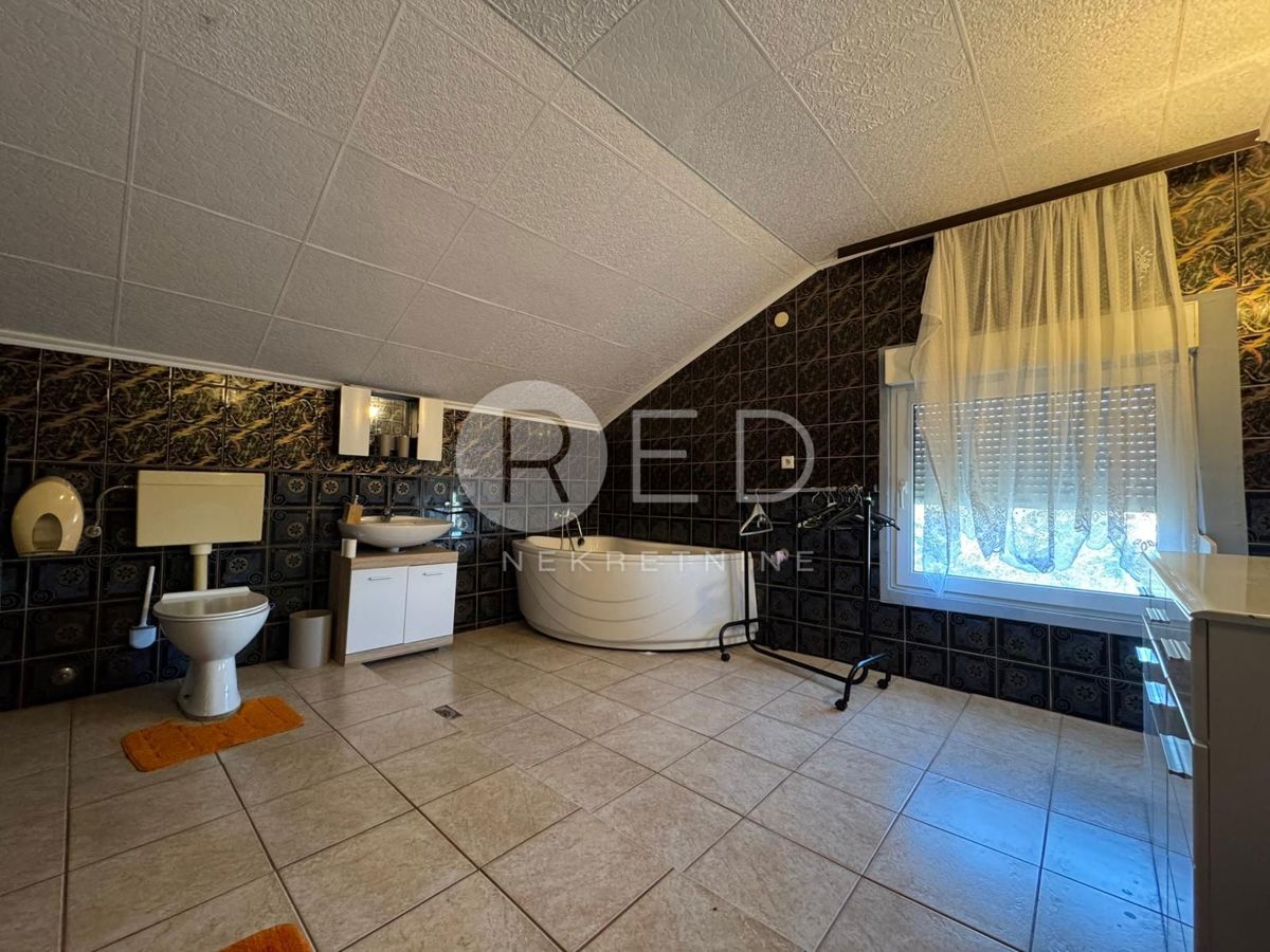 Casa Donji Karin, Benkovac, Donji karin, 350m2