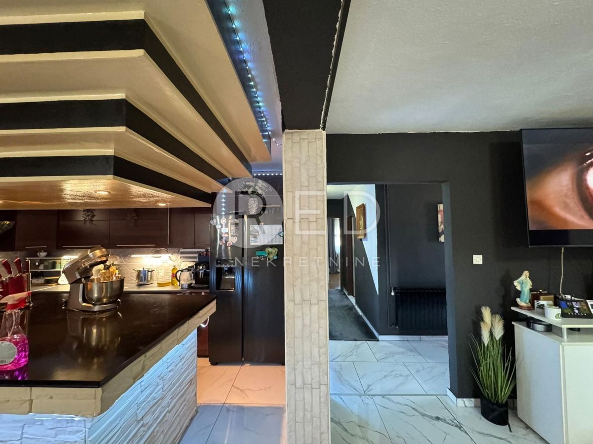 Casa Donji Karin, Benkovac, Donji karin, 350m2