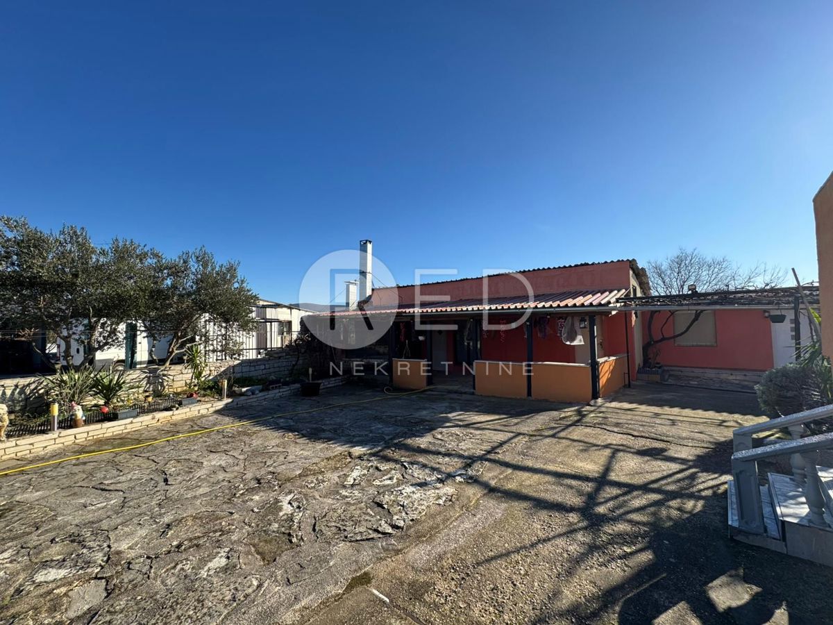 Casa Donji Karin, Benkovac, Donji karin, 350m2