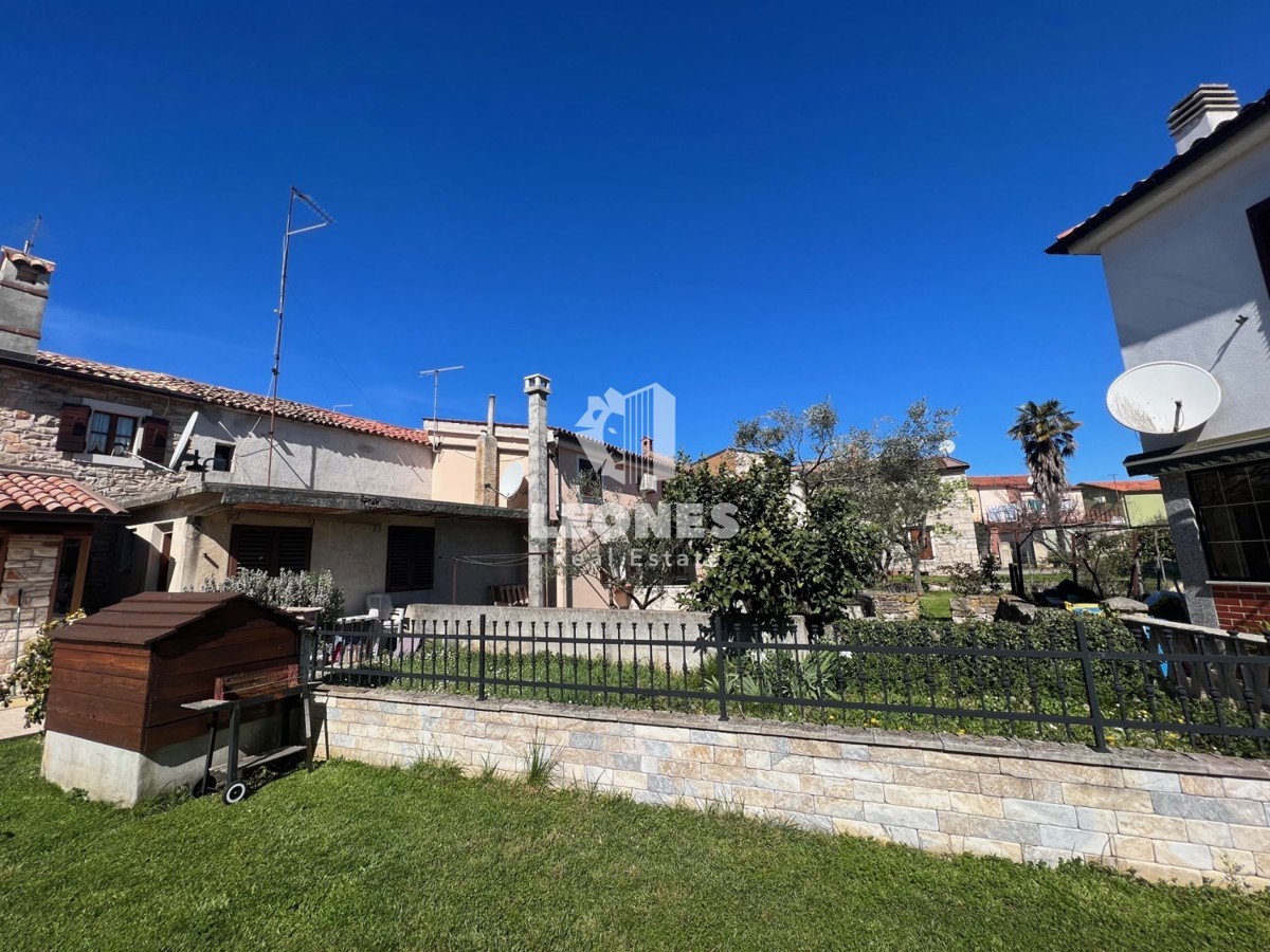 Una casa con giardino nel centro di Cittanova, a soli 100 metri dal mare