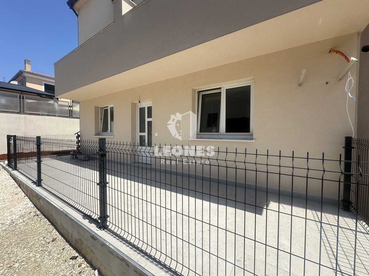 Appartamento al piano terra con ampia terrazza a Cittanova