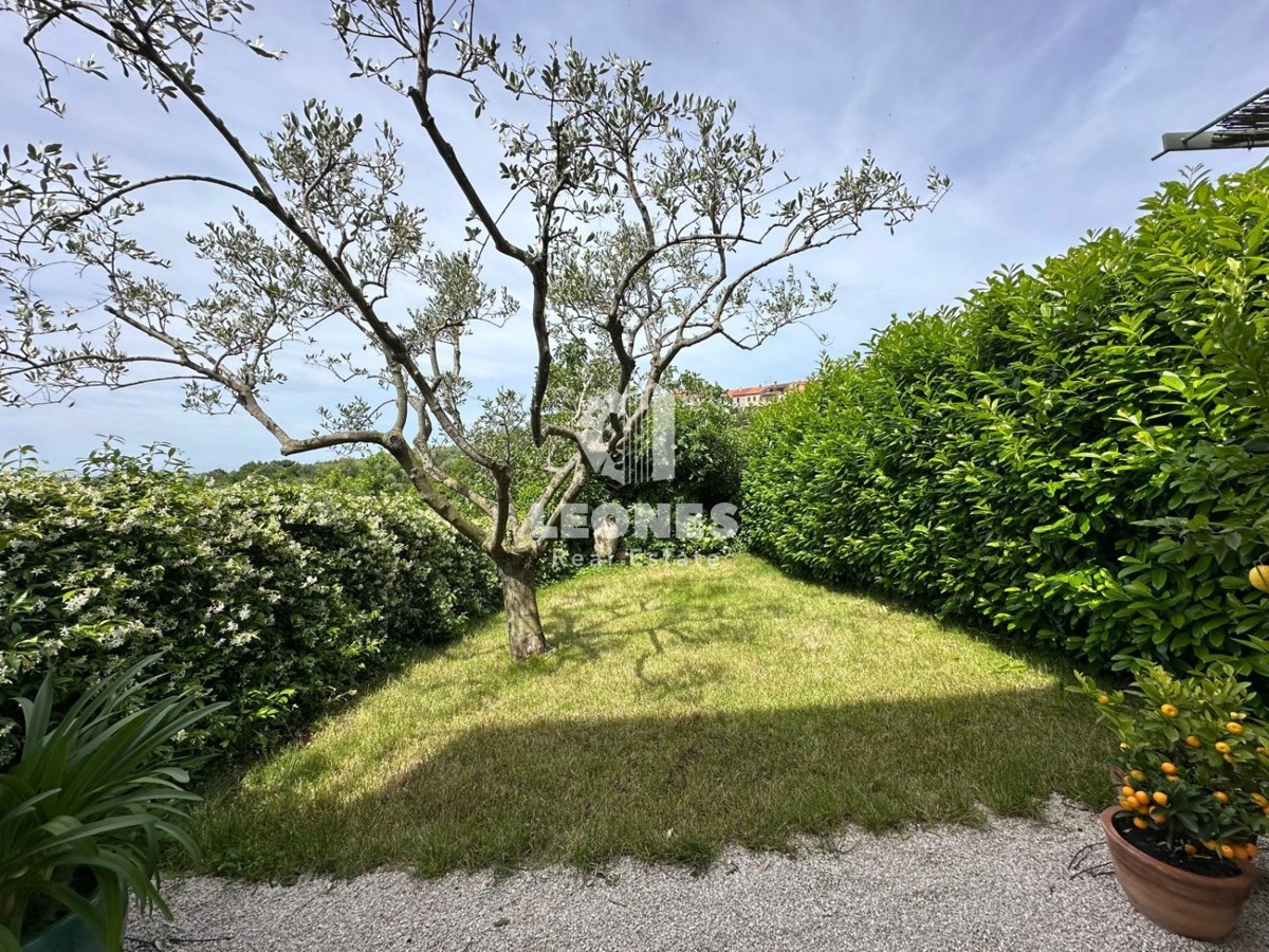 Una casa rustica unica con una splendida vista sul mare a Buie