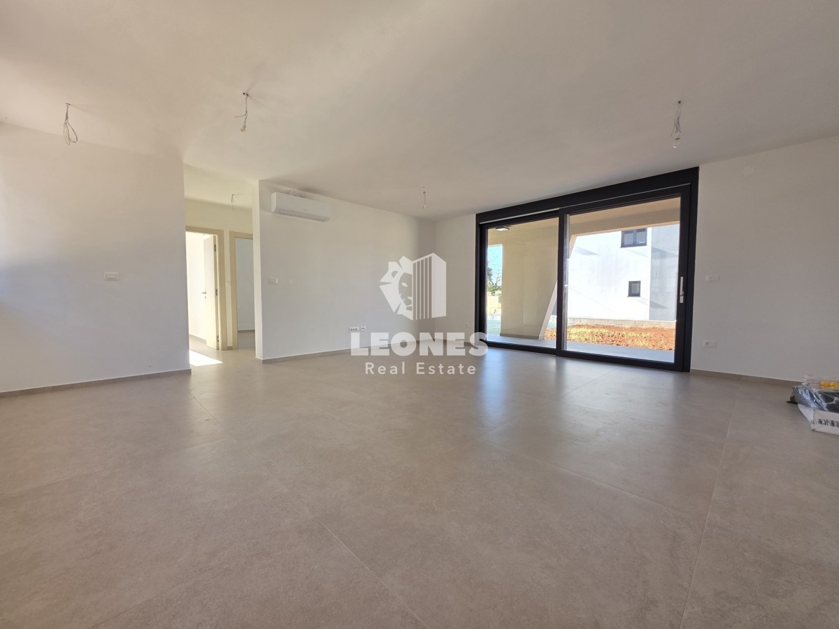 Moderno appartamento con giardino vicino a Umag - Umago