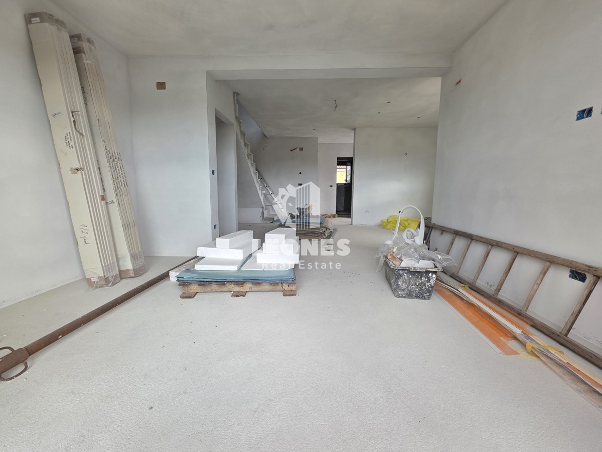 Graziosa casa bifamiliare con piscina nei dintorni di umag - Umago