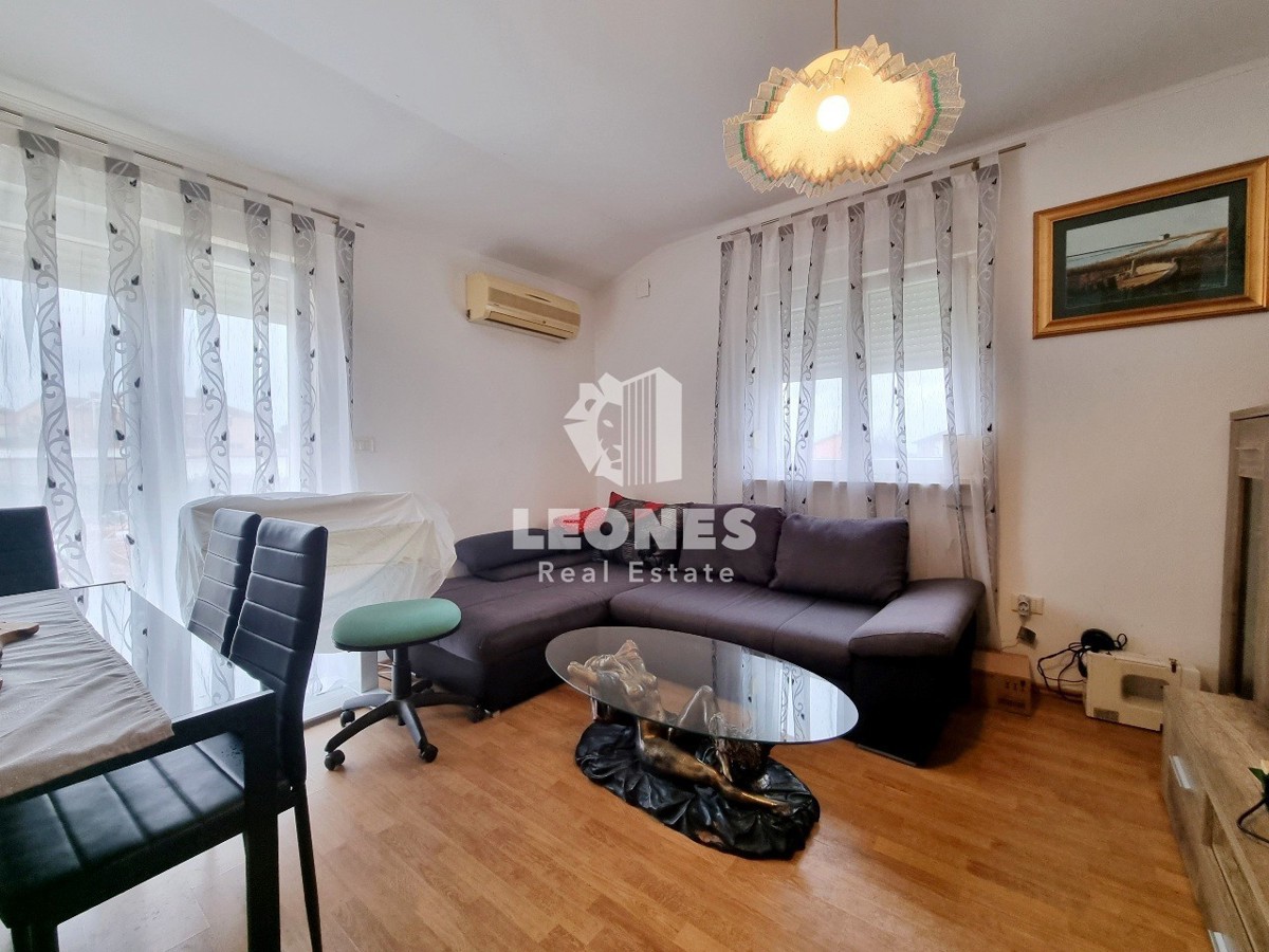 Casa con tre unità abitative vicino a Umag