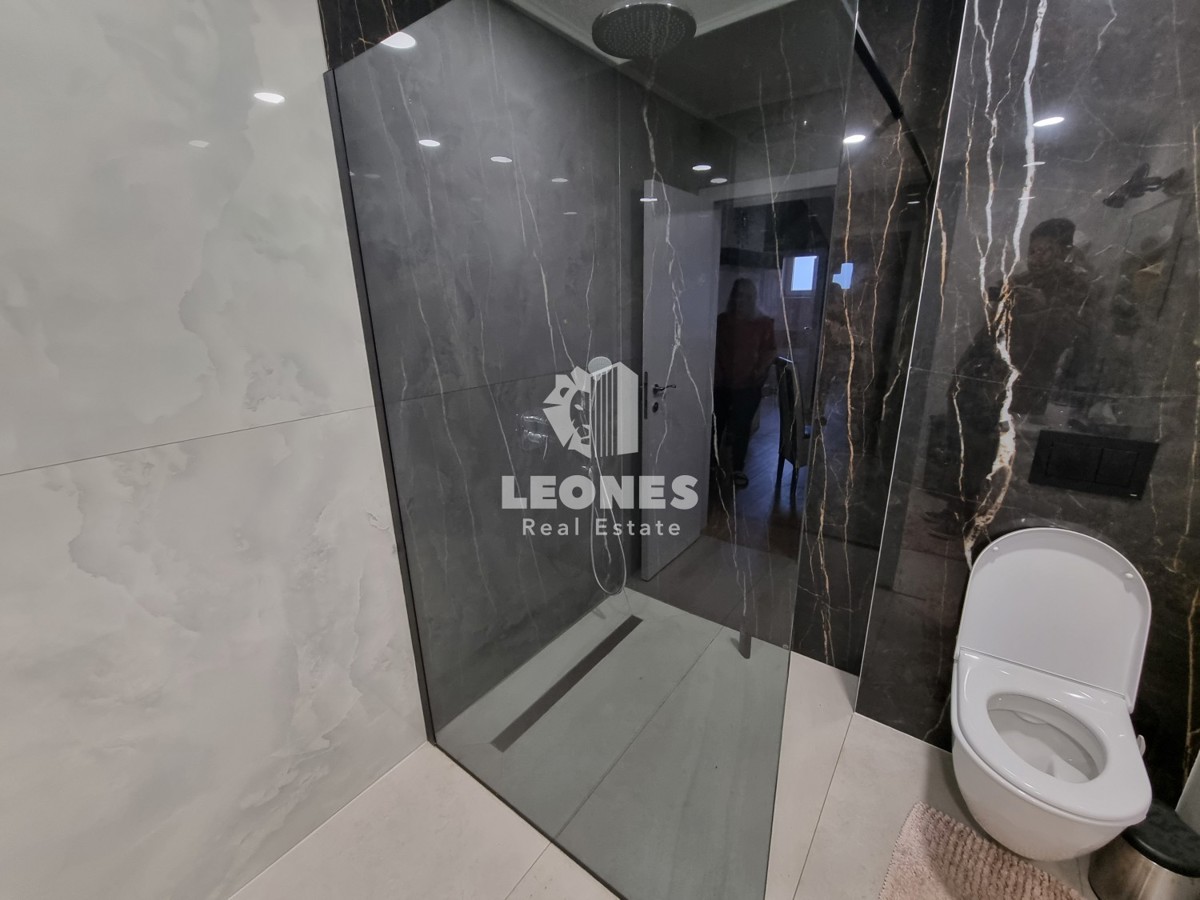 Casa con tre unità abitative vicino a Umag