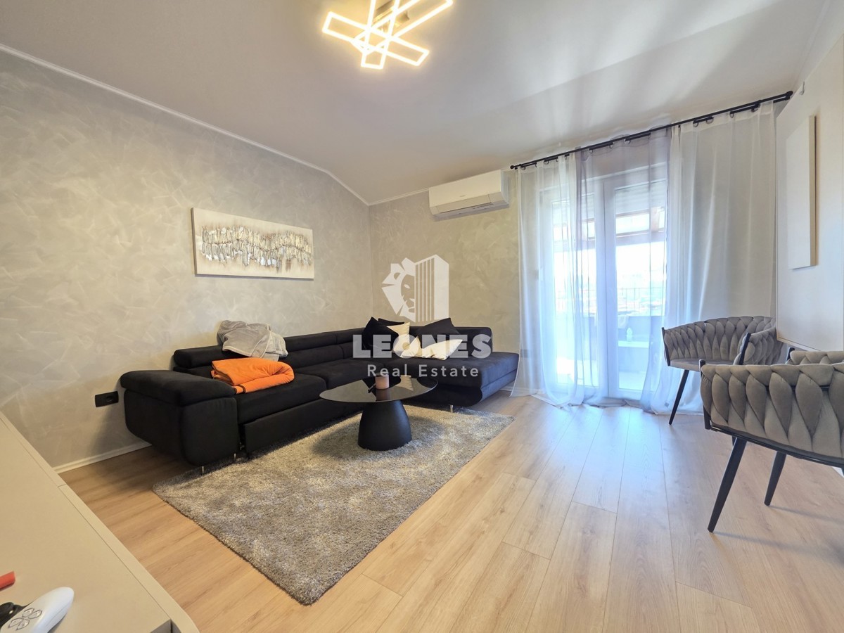 Casa con tre unità abitative vicino a Umag