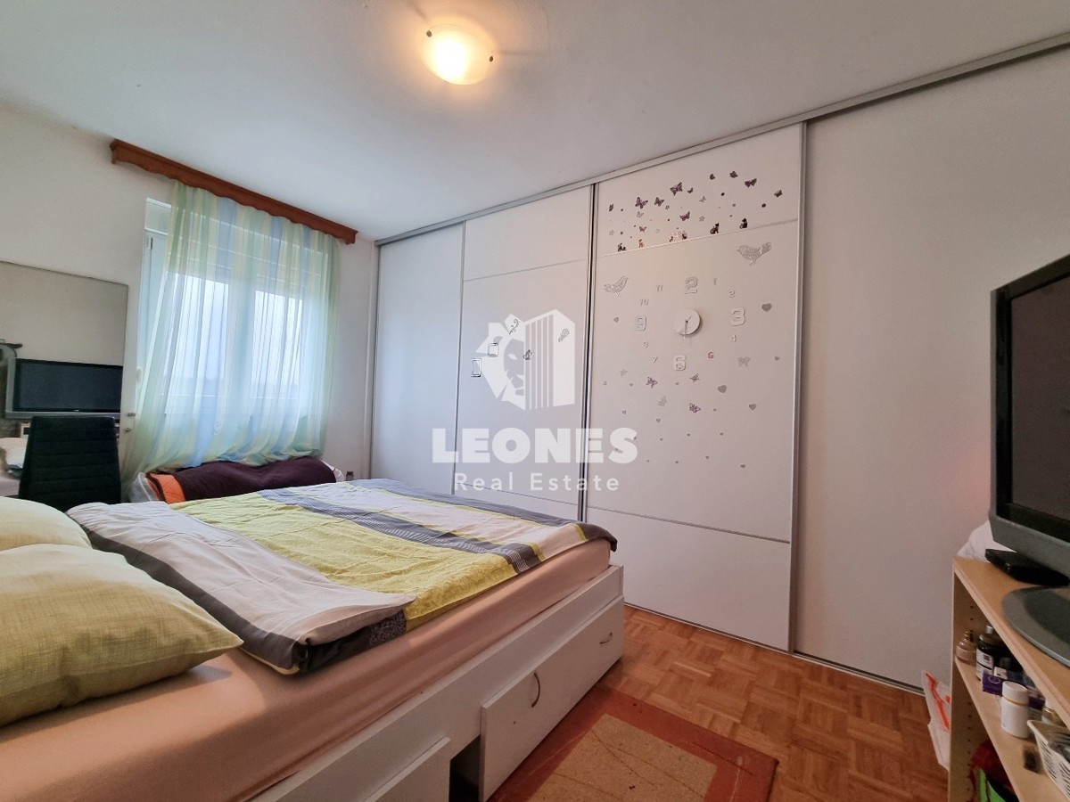 Casa con tre unità abitative vicino a Umag