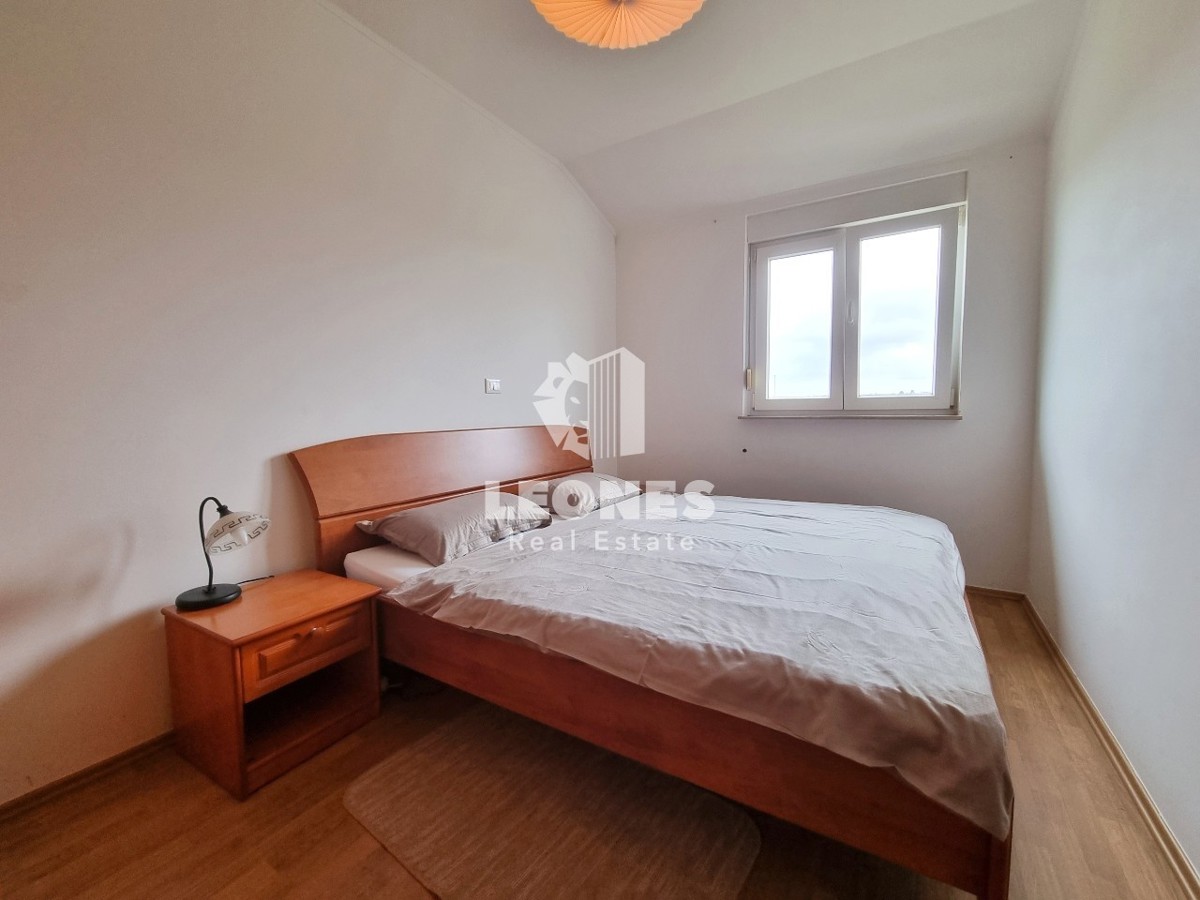 Casa con tre unità abitative vicino a Umag