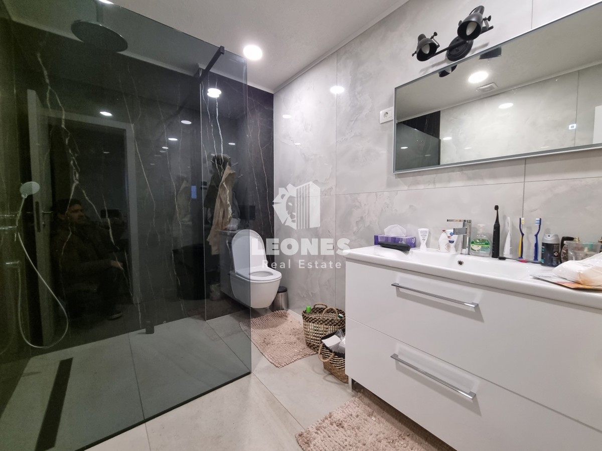 Casa con tre unità abitative vicino a Umag