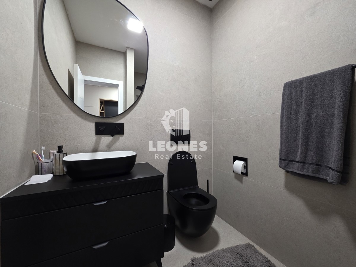 Casa con tre unità abitative vicino a Umag