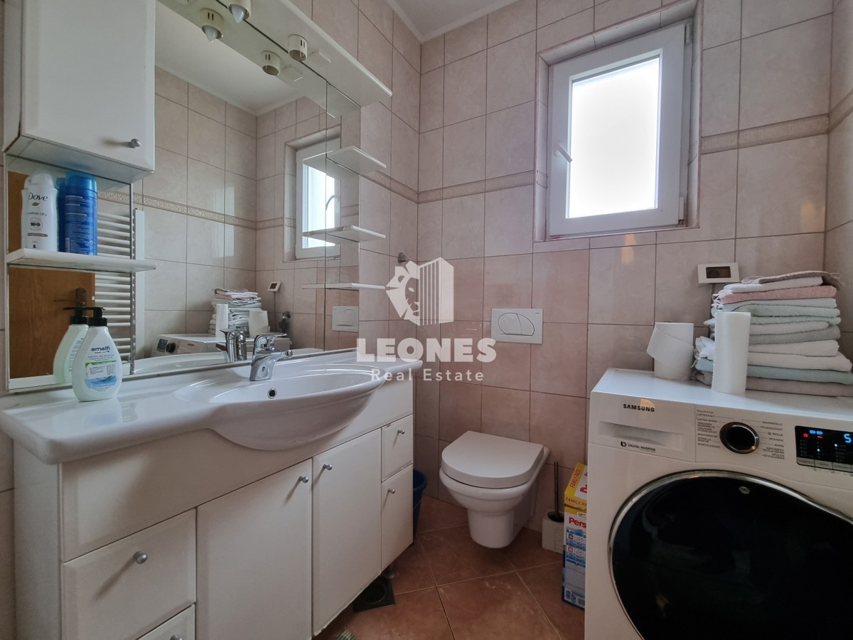 Casa con tre unità abitative vicino a Umag