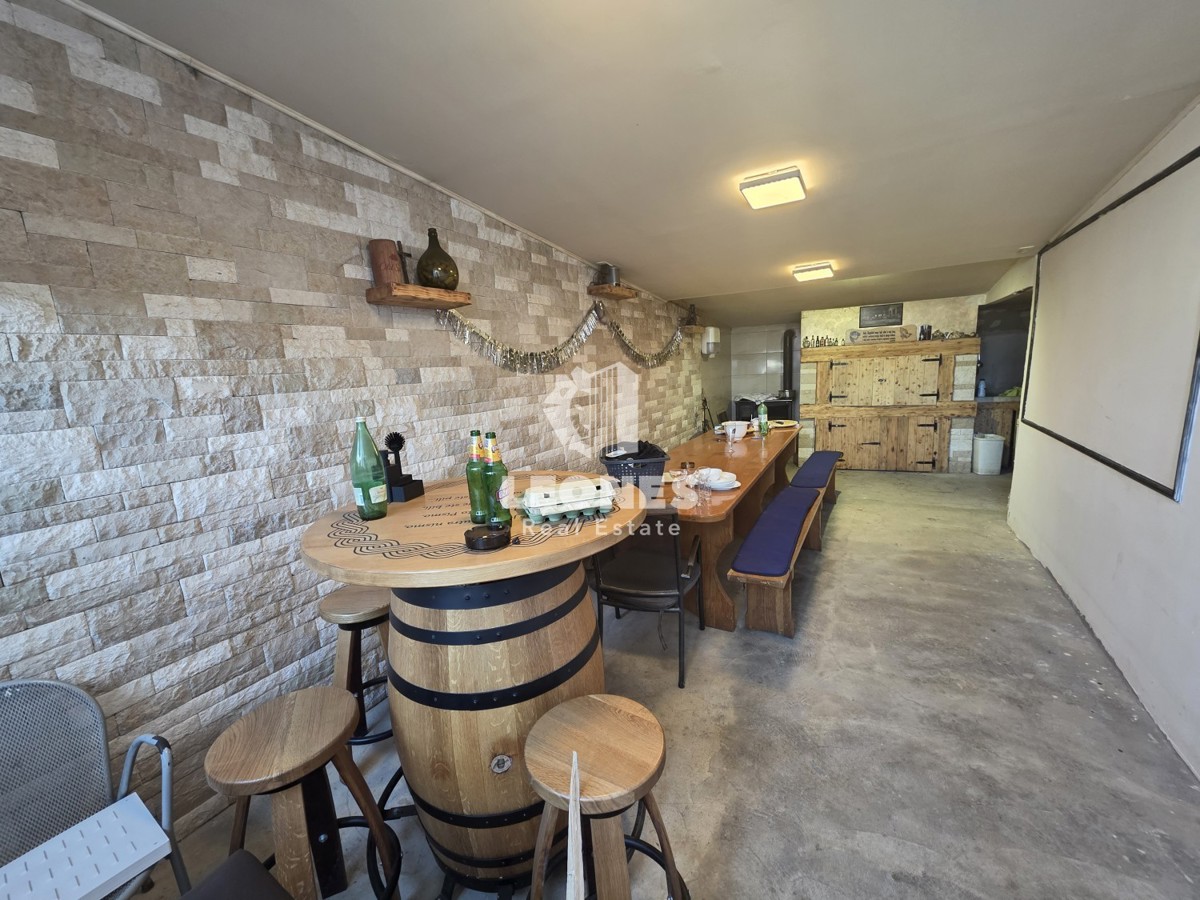 Casa con tre unità abitative vicino a Umag